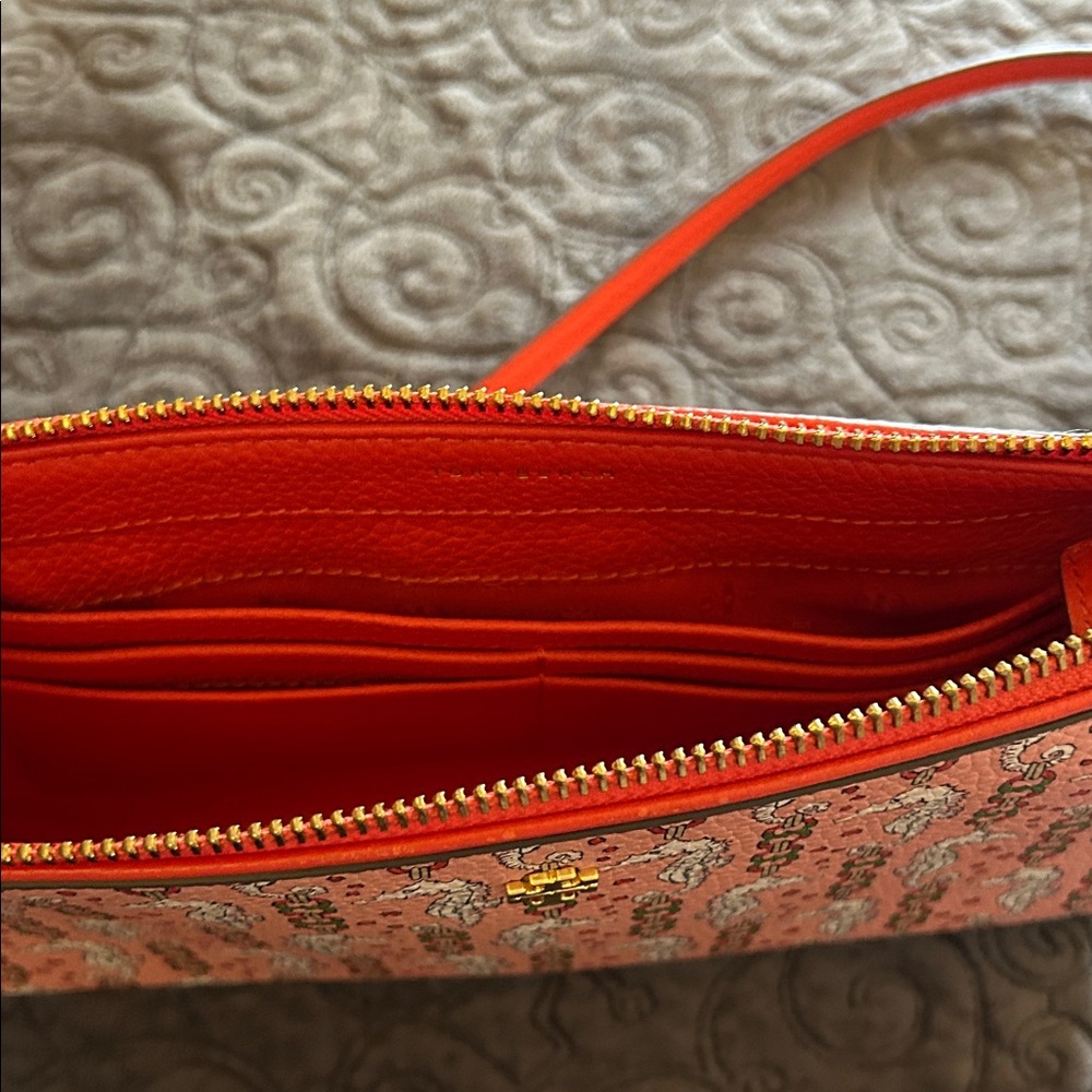 Tory Burch Seahorse Crossbody Bag - Picture 10 of 10